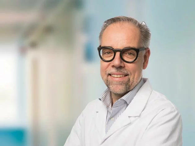 Portrait du Dr Gregory Carbonez